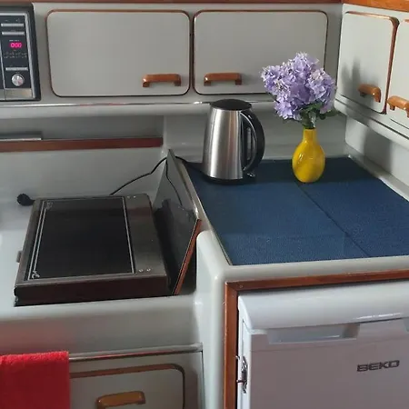 Marina Yatch 船上ホテル