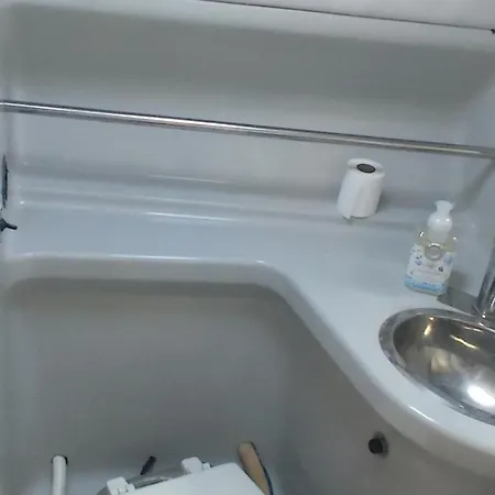 Botel Marina Yatch *